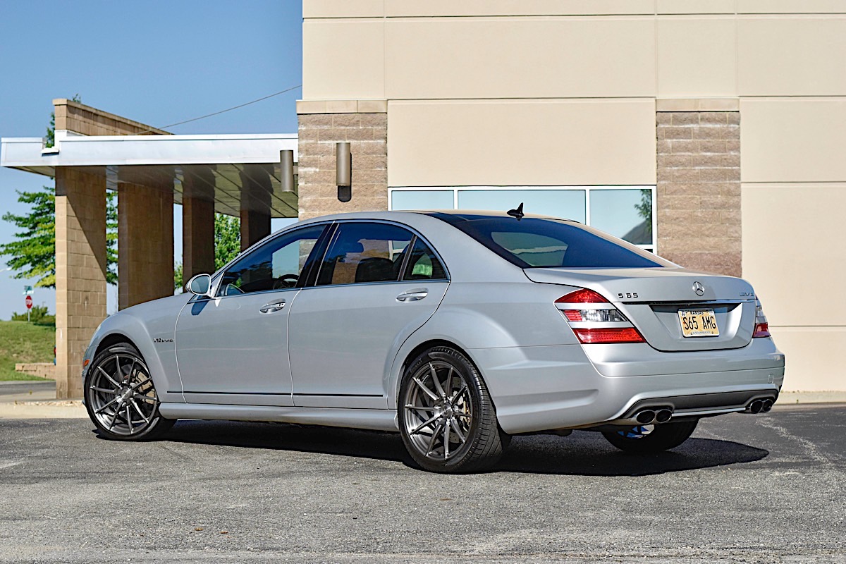 Mercedes-Benz S65 AMG with 
